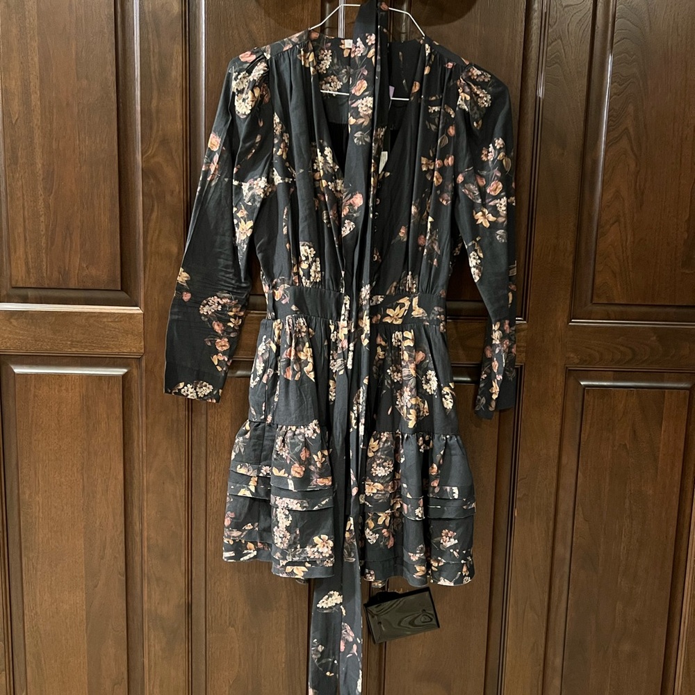 Elegant Black and Pink Dress Robe
